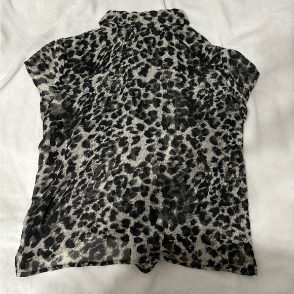 3/$35. Button Up Blouse. Dynamite. Size Large. - Picture 2 of 5